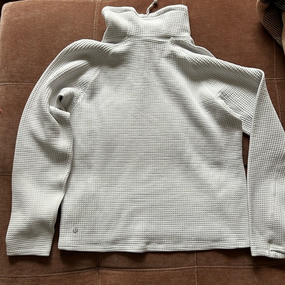 Lululemon Waffle-Knit funnel neck long sleeve workout Sweater vapour thermal - Picture 7 of 9